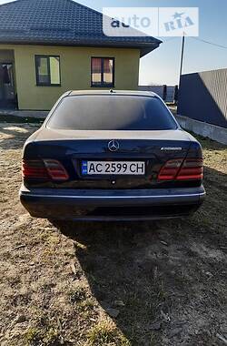 Седан Mercedes-Benz E-Class 2001 в Луцьку