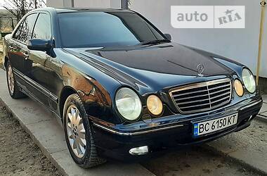 Седан Mercedes-Benz E-Class 2001 в Львове