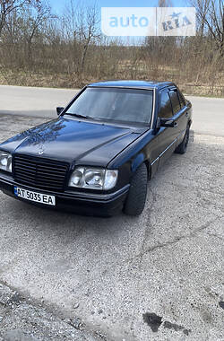 Седан Mercedes-Benz E-Class 1992 в Рожнятове