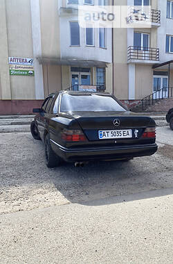 Седан Mercedes-Benz E-Class 1992 в Рожнятове