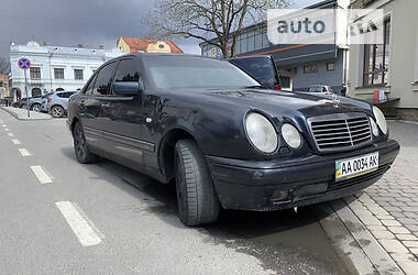 Седан Mercedes-Benz E-Class 1998 в Коломые