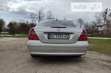 Седан Mercedes-Benz E-Class 2002 в Червонограді