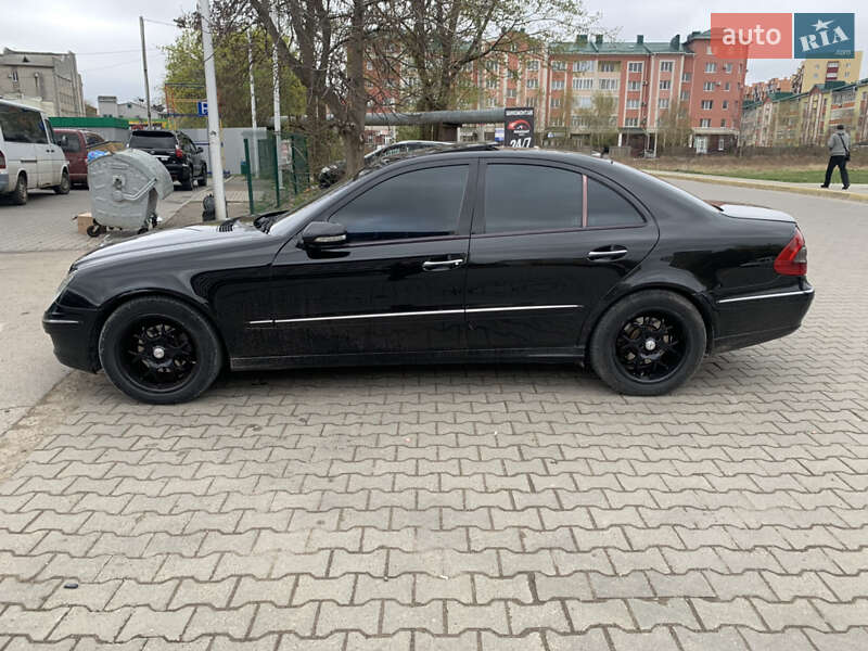 Седан Mercedes-Benz E-Class 2006 в Чернівцях