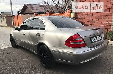 Седан Mercedes-Benz E-Class 2003 в Запоріжжі