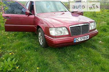 Седан Mercedes-Benz E-Class 1995 в Львове