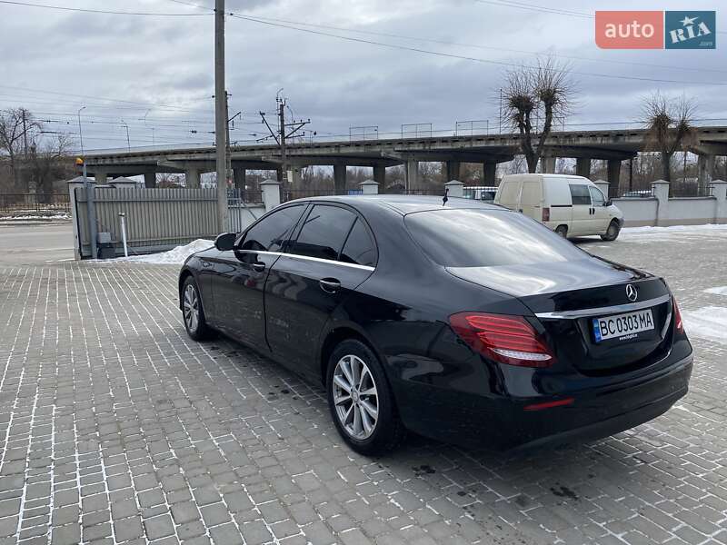 Седан Mercedes-Benz E-Class 2016 в Дрогобыче
