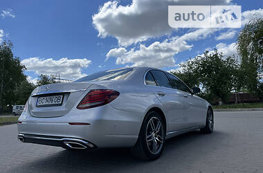 Седан Mercedes-Benz E-Class 2018 в 