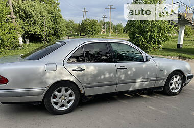 Седан Mercedes-Benz E-Class 1998 в Вінниці