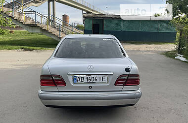 Седан Mercedes-Benz E-Class 1998 в Вінниці