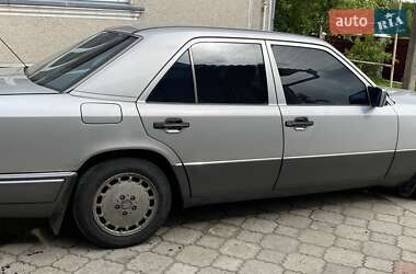 Седан Mercedes-Benz E-Class 1994 в Львове