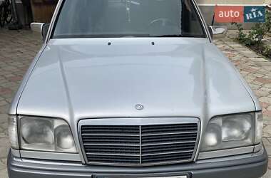 Седан Mercedes-Benz E-Class 1994 в Львові