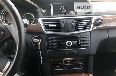 Седан Mercedes-Benz E-Class 2012 в 