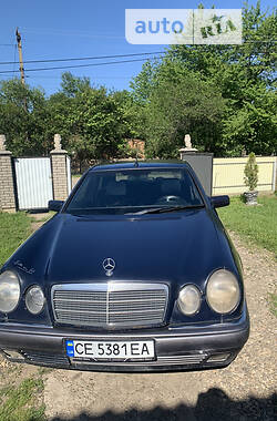 Седан Mercedes-Benz E-Class 1997 в Черновцах