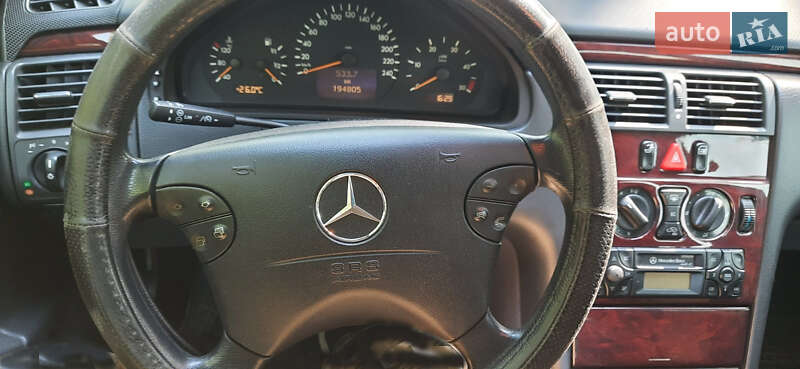 Седан Mercedes-Benz E-Class 1999 в Львові