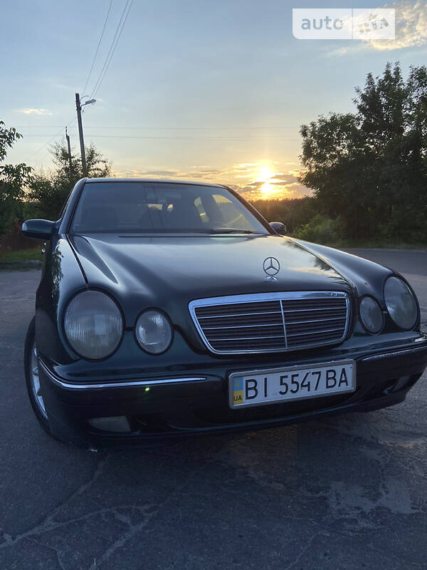 Седан Mercedes-Benz E-Class 2001 в Хоролі