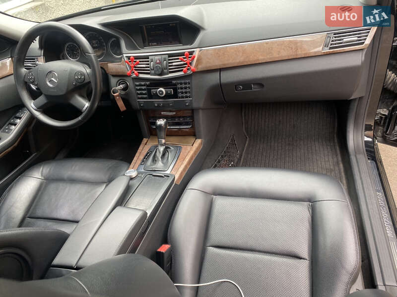 Седан Mercedes-Benz E-Class 2011 в Луцке