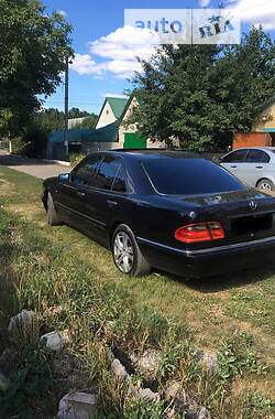 Седан Mercedes-Benz E-Class 1999 в Днепре