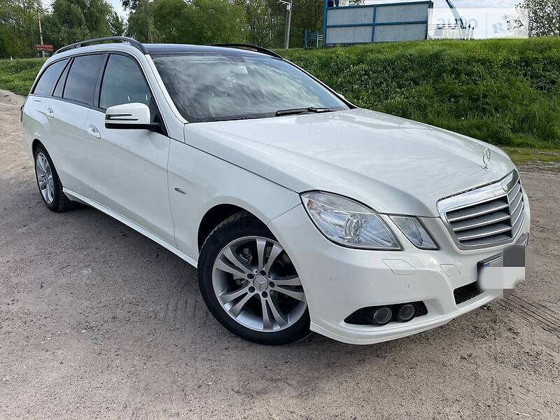 Универсал Mercedes-Benz E-Class 2011 в Ромнах