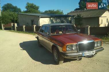 Седан Mercedes-Benz E-Class 1979 в 