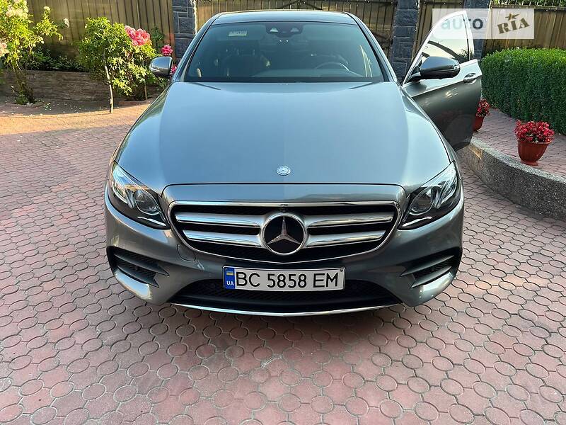 Седан Mercedes-Benz E-Class 2016 в Львове