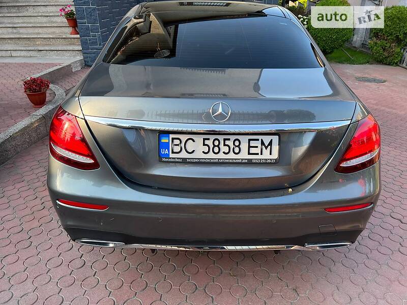 Седан Mercedes-Benz E-Class 2016 в Львове