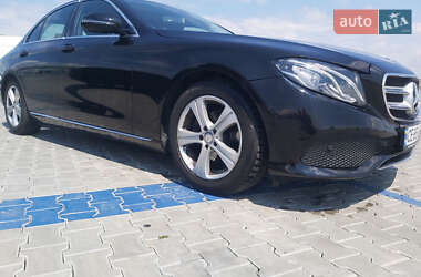 Седан Mercedes-Benz E-Class 2016 в Черновцах