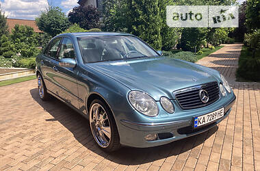 Седан Mercedes-Benz E-Class 2003 в Києві