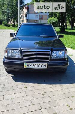 Седан Mercedes-Benz E-Class 1992 в Харкові