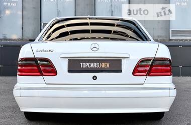 Седан Mercedes-Benz E-Class 2000 в 