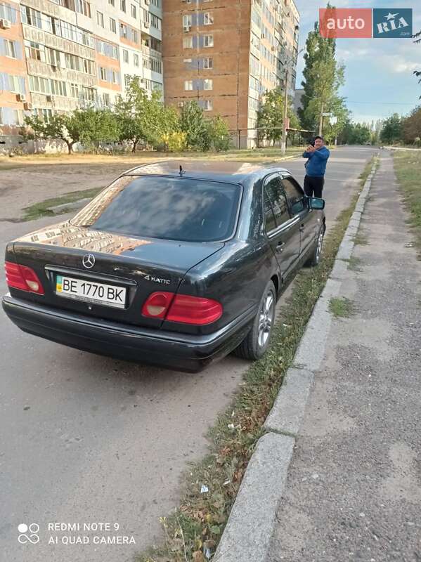 Седан Mercedes-Benz E-Class 1998 в Николаеве