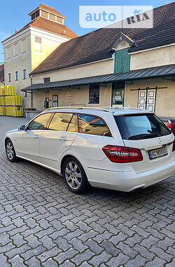 Універсал Mercedes-Benz E-Class 2011 в Луцьку