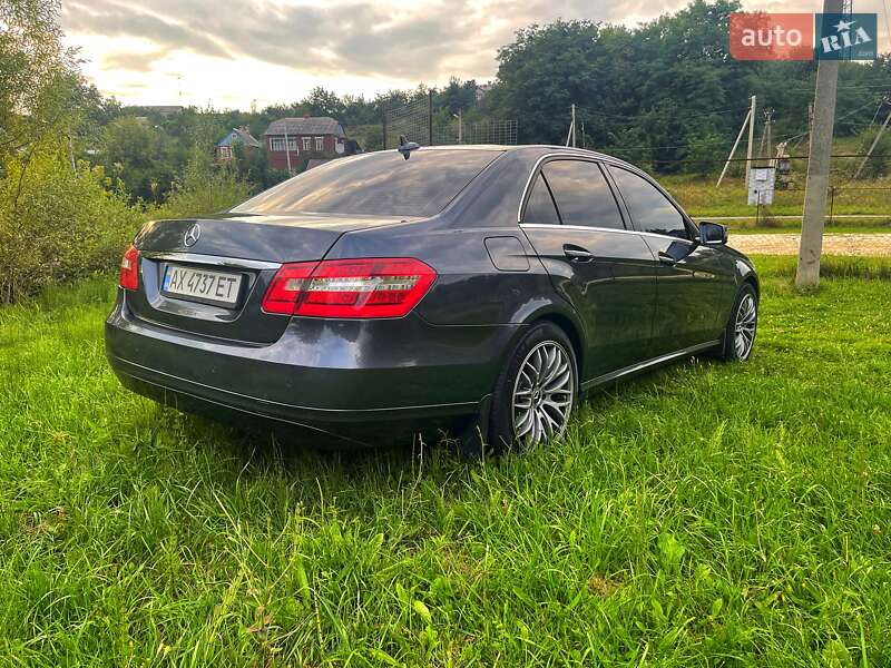 Седан Mercedes-Benz E-Class 2012 в Харькове