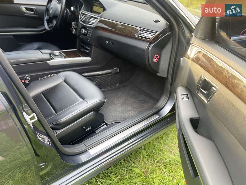 Седан Mercedes-Benz E-Class 2012 в Харькове