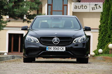 Седан Mercedes-Benz E-Class 2013 в Сарнах