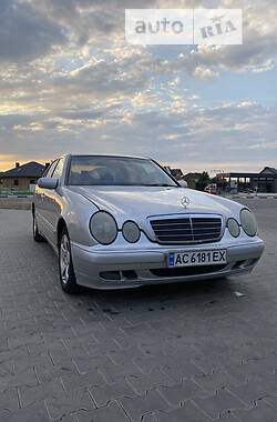 Седан Mercedes-Benz E-Class 2001 в Луцьку