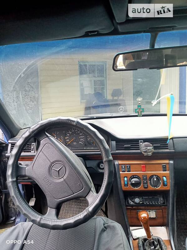 Седан Mercedes-Benz E-Class 1994 в Монастирищеві