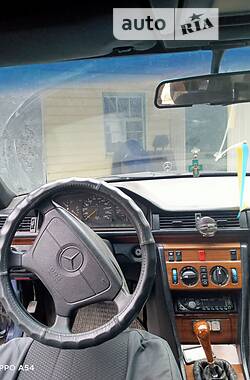 Седан Mercedes-Benz E-Class 1994 в 