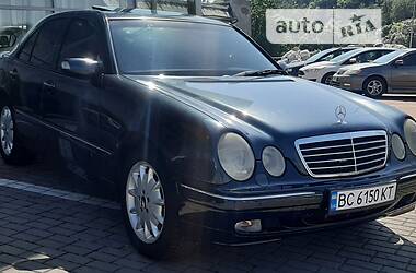 Седан Mercedes-Benz E-Class 2001 в Львове