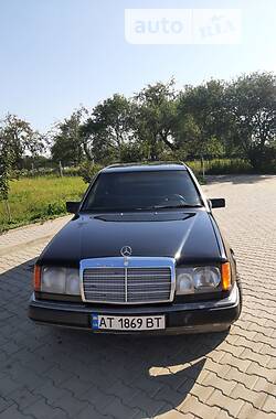 Седан Mercedes-Benz E-Class 1989 в Косові