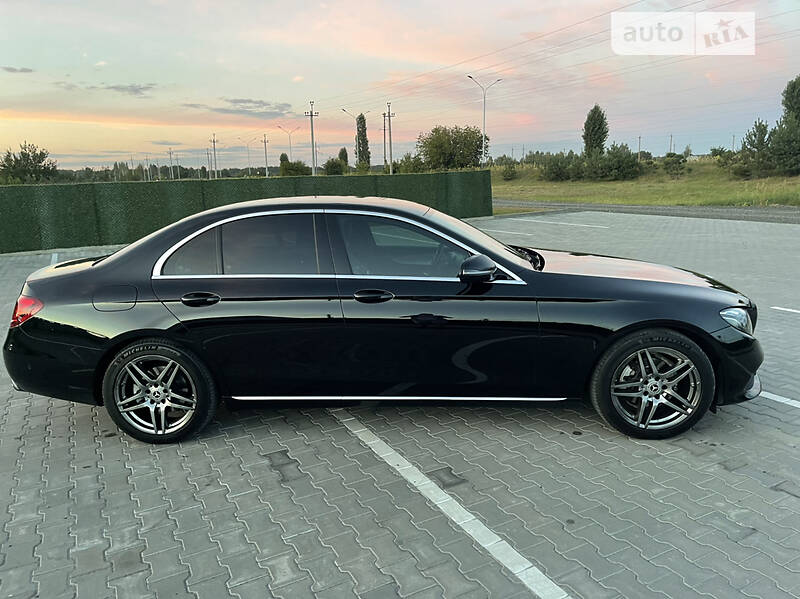 Седан Mercedes-Benz E-Class 2016 в Вараше