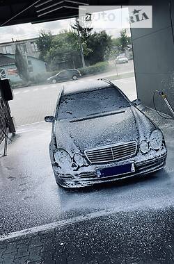 Універсал Mercedes-Benz E-Class 2005 в Чернівцях