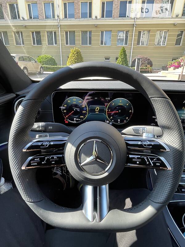 Седан Mercedes-Benz E-Class 2022 в Києві