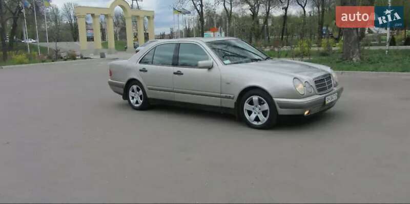 Седан Mercedes-Benz E-Class 1997 в Кременчуці