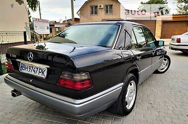 Седан Mercedes-Benz E-Class 1993 в Одесі