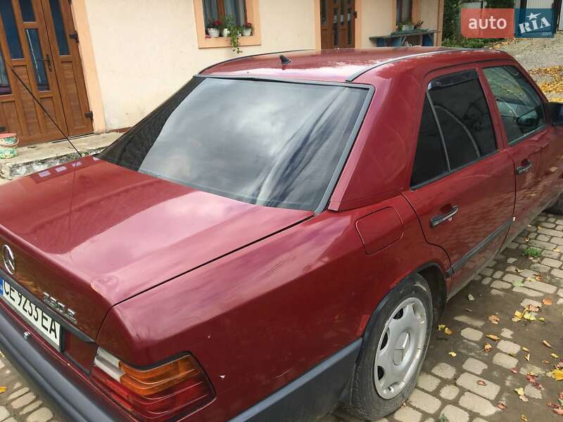 Седан Mercedes-Benz E-Class 1987 в Заставной