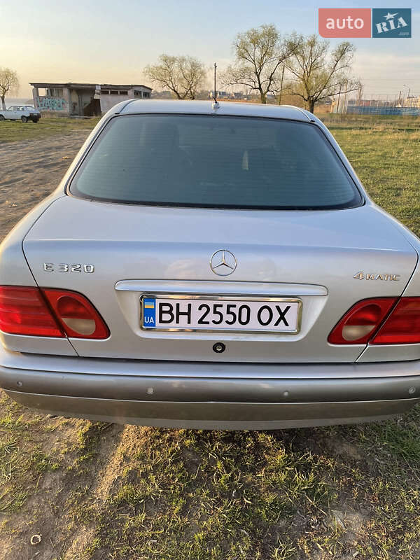 Седан Mercedes-Benz E-Class 1998 в Одессе