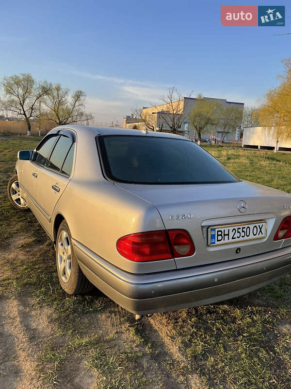 Седан Mercedes-Benz E-Class 1998 в Одессе