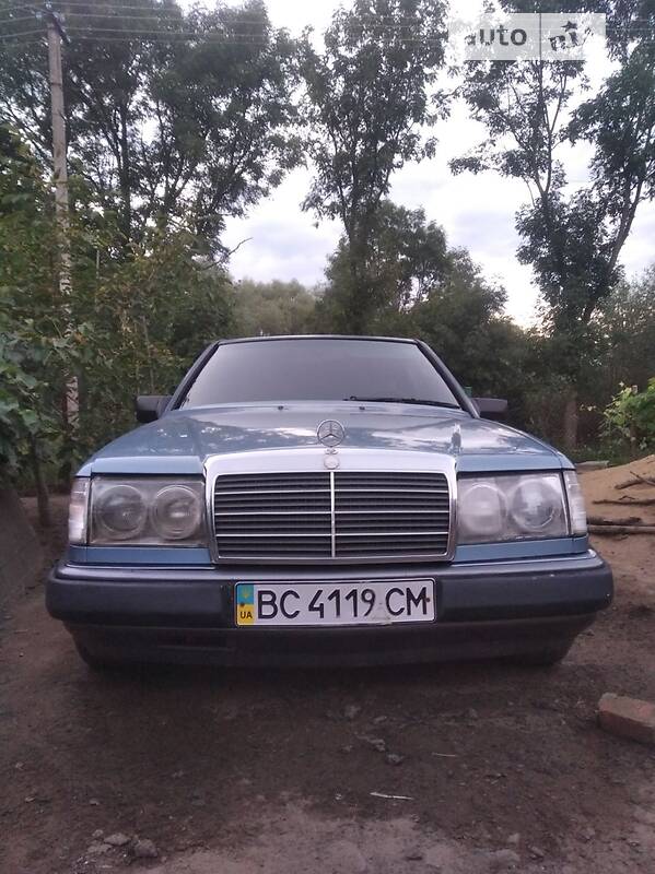 Седан Mercedes-Benz E-Class 1986 в Львове