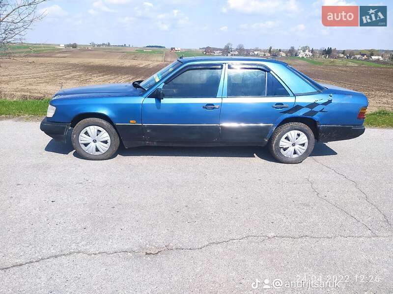 Седан Mercedes-Benz E-Class 1989 в Луцьку