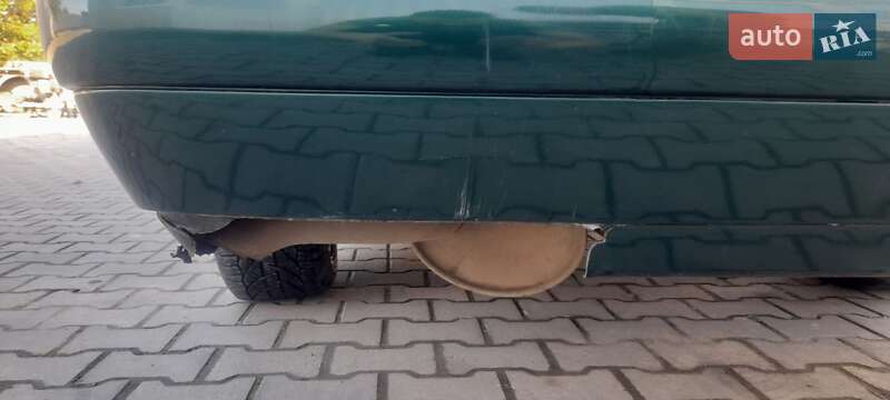Седан Mercedes-Benz E-Class 1997 в Чернівцях